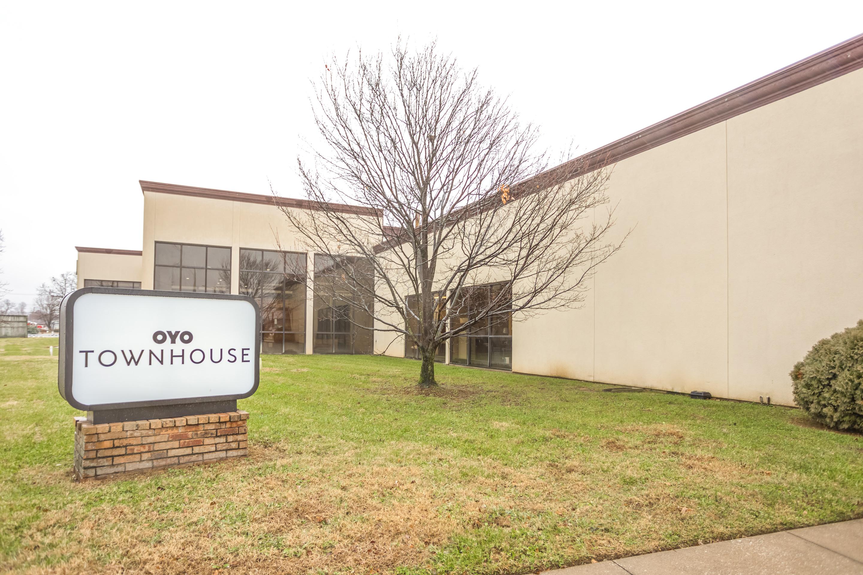 Hotel Oyo Townhouse Owensboro West Exterior foto